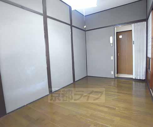 居室・リビング　広々とした部屋です。