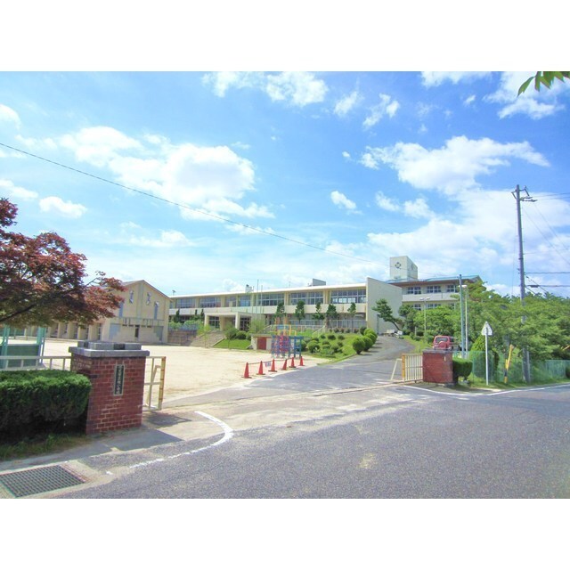 小学校　可児市立旭小学校（小学校）まで1698m