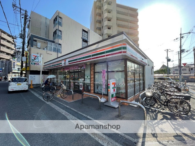 コンビニ　セブンイレブン（コンビニ）まで423m