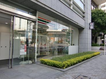 コンビニ　セブンイレブン 兜町東証前店（コンビニ）まで375m