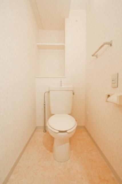トイレ　ゆったりとした空間のトイレです