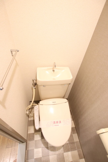 トイレ　洗浄暖房便座
