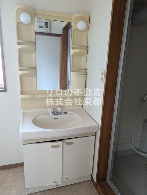 洗面設備　独立洗面台なら落ち着いて身支度ができます☆