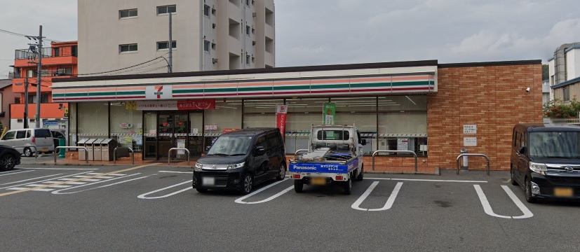 コンビニ　セブンイレブン 明石山下町店（コンビニ）まで692m