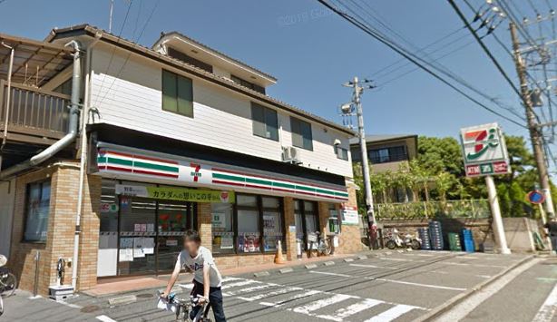 コンビニ　セブンイレブン横浜寺前店（コンビニ）まで426m