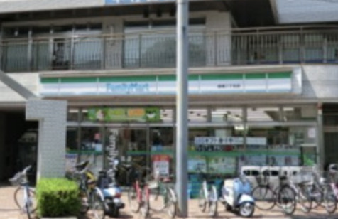 コンビニ　ファミリーマート 国領二丁目店（コンビニ）まで198m