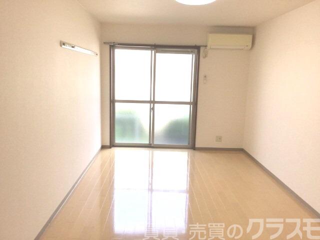 居室・リビング　明るいお部屋です♪