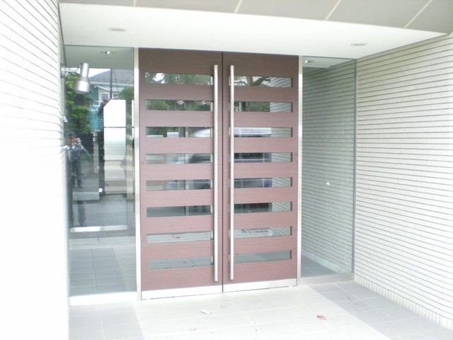 エントランス　★オートロック・防犯カメラ完備★