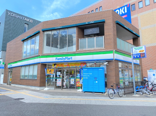 コンビニ　ファミリーマート御器所駅前店（コンビニ）まで105m