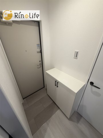 REGIES八尾駅前の玄関写真