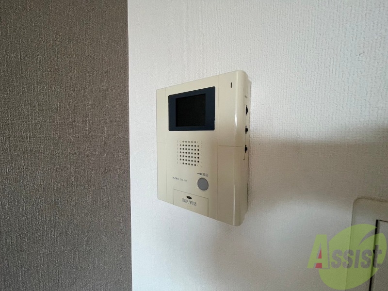 セキュリティ　ＴＶモニター付インターホンです。来客者の顔が見えるので安心！