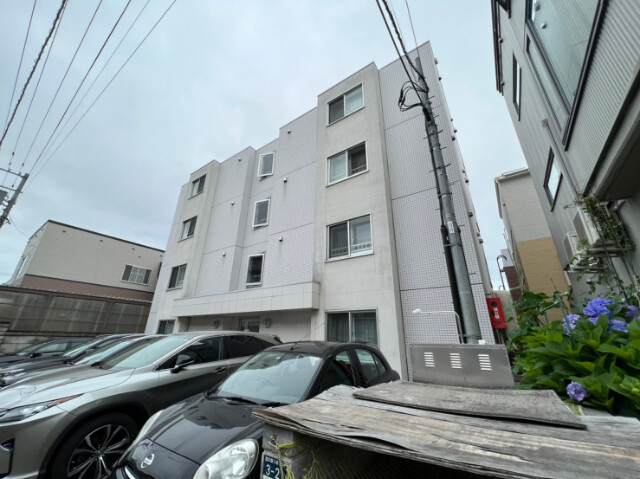 建物外観　札幌市中央区宮の森三条「ア・ラモード宮の森」