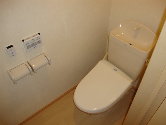 トイレ　シャワー付トイレ