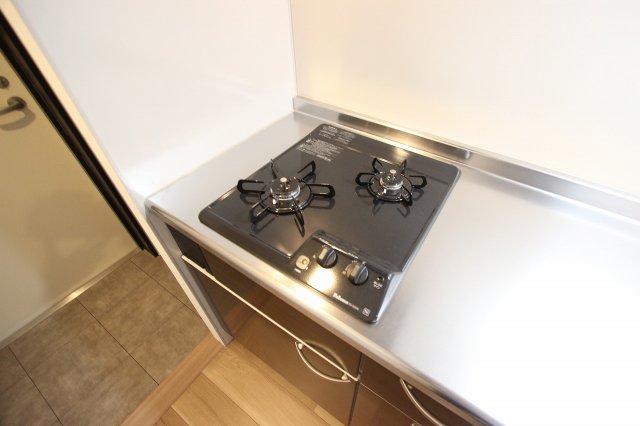 キッチン　同物件別号室のものです。