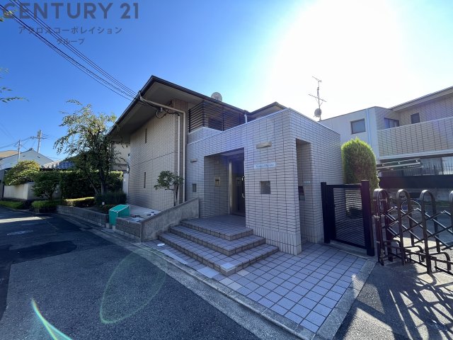 建物外観　オートロック付きで安心です♪