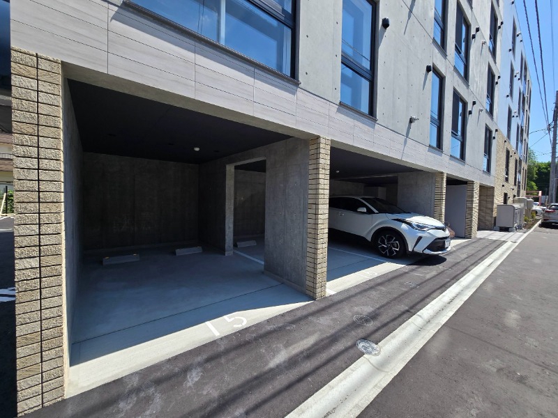 駐車場　駐車場