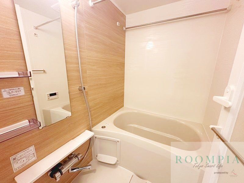 バス・シャワールーム　同タイプの別部屋の写真です