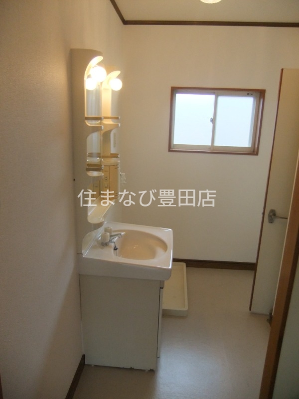 洗面設備　同型タイプ