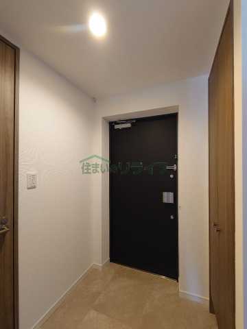 玄関　別部屋同タイプ部屋の参考写真となります。