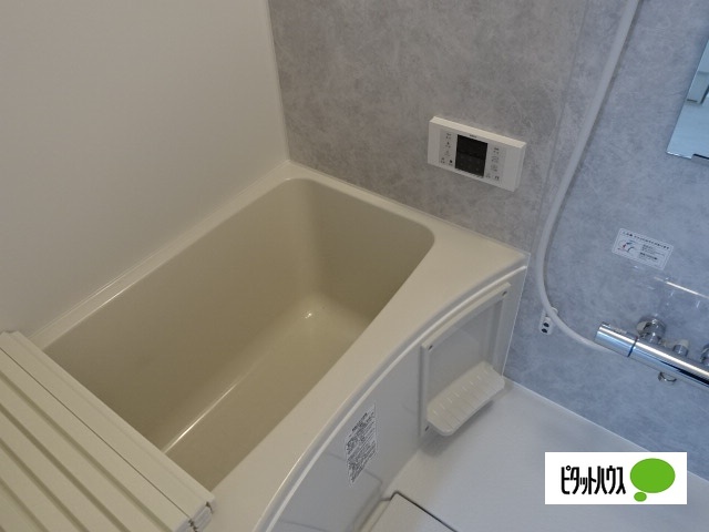 Crecia二宮IIの風呂写真