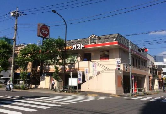 飲食店　ガスト尾久店（飲食店）まで1438m