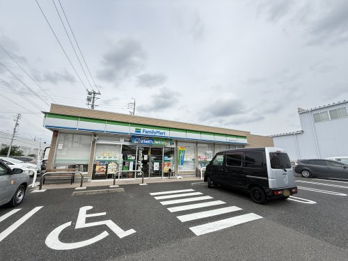 コンビニ　ファミリーマート 春日井松河戸町店（コンビニ）まで583m