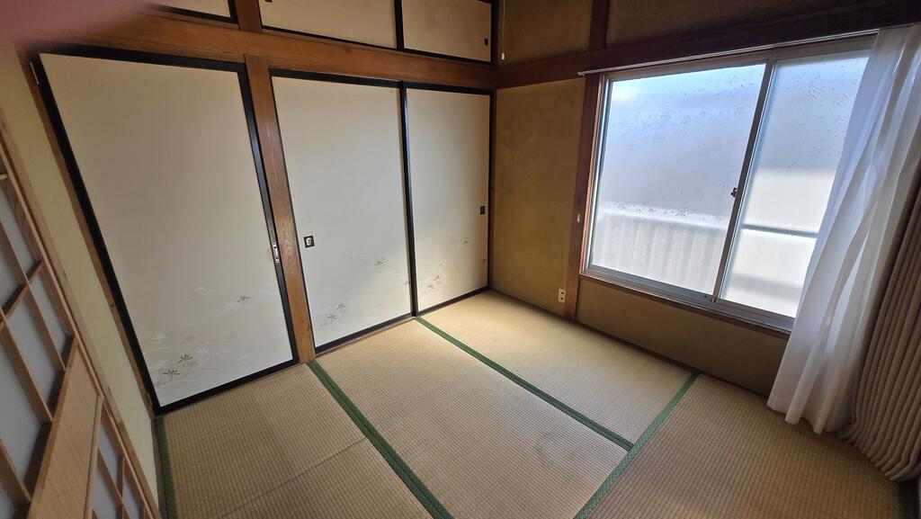 シャンポール今泉の居間写真