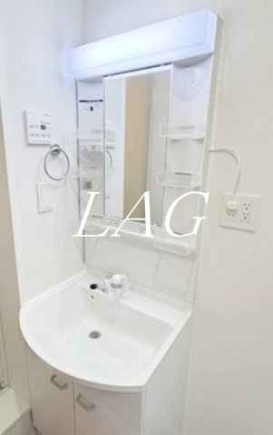 洗面設備　独立洗面台です。（同仕様設備です）