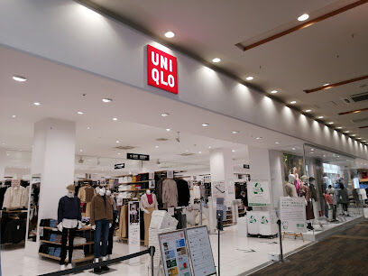 ショッピングセンター　ユニクロラソラ札幌店（ショッピングセンター）まで1096m