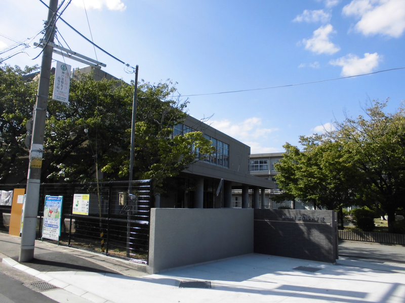 中学校　加古川中学校（中学校）まで1583m