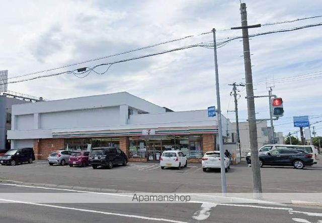 コンビニ　セブンイレブン（コンビニ）まで228m