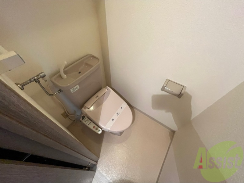 トイレ　こちらはトイレです。清潔感があり、安心して使用できます。