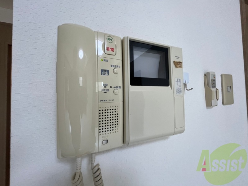 セキュリティ　ＴＶモニター付インターホンです。来客者の顔が見えるので安心！