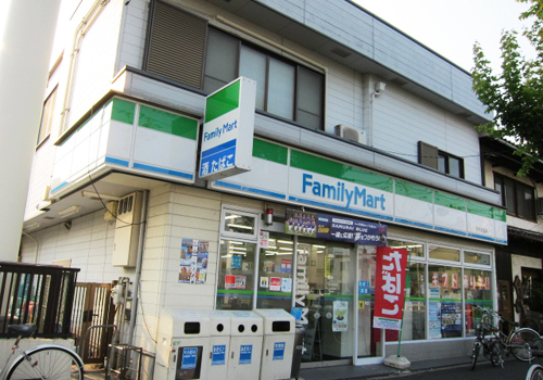 コンビニ　ファミリーマート 千種田代本通四丁目店（コンビニ）まで218m