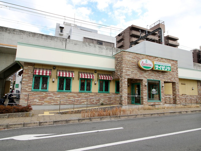 飲食店　サイゼリヤ阪急岡町駅店（飲食店）まで595m