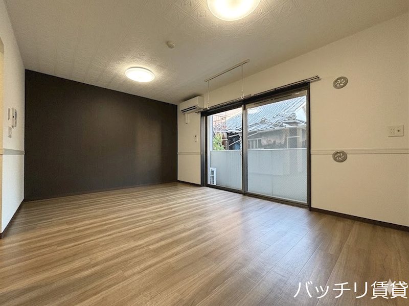 居室・リビング　シーリングライトはイメージになり、現状を優先致します。