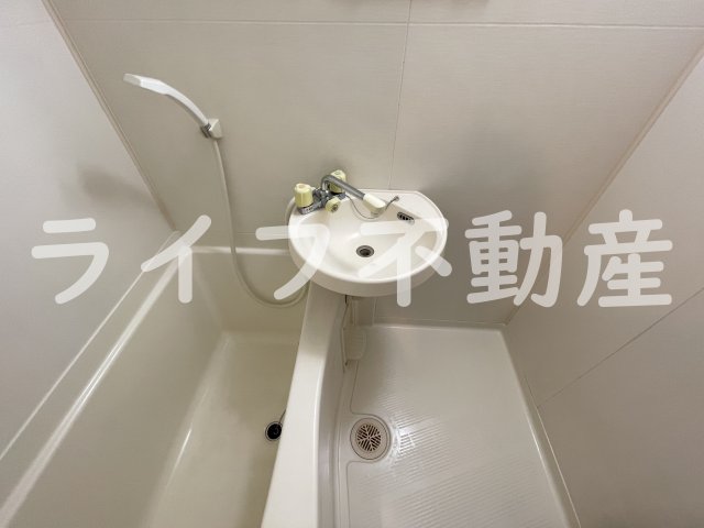 洗面設備　使いやすい独立洗面台です