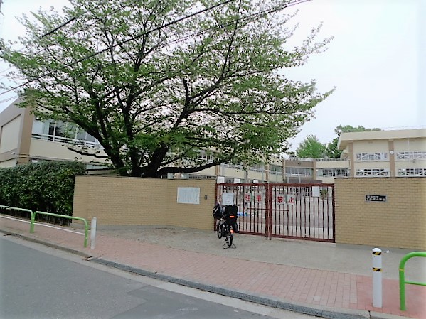 小学校　板橋区立下赤塚小学校（小学校）まで439m