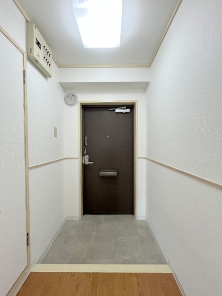 阪急宝塚線 曽根駅 徒歩13分 4階建 築37年の玄関写真