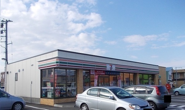 コンビニ　セブンイレブン旭川近文店（コンビニ）まで700m