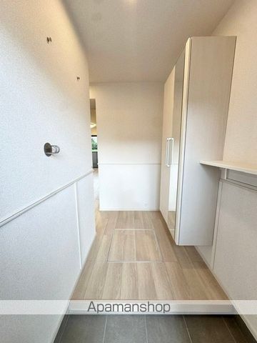 クラール倉治Cの玄関写真