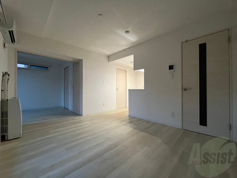 居室・リビング　広くてキレイなお部屋が広がっていて、充実した生活が送れそう。