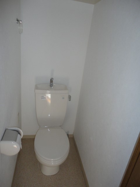トイレ　写真は別部屋のものです
