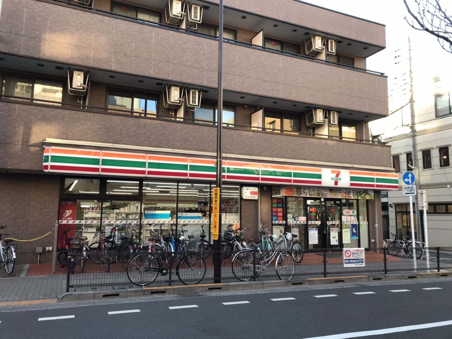 コンビニ　セブンイレブン武蔵野境2丁目店（コンビニ）まで163m