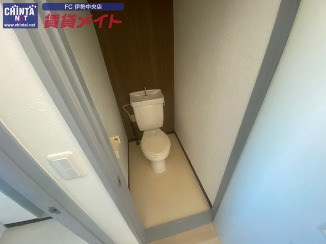 トイレ　同型物件別部屋写真