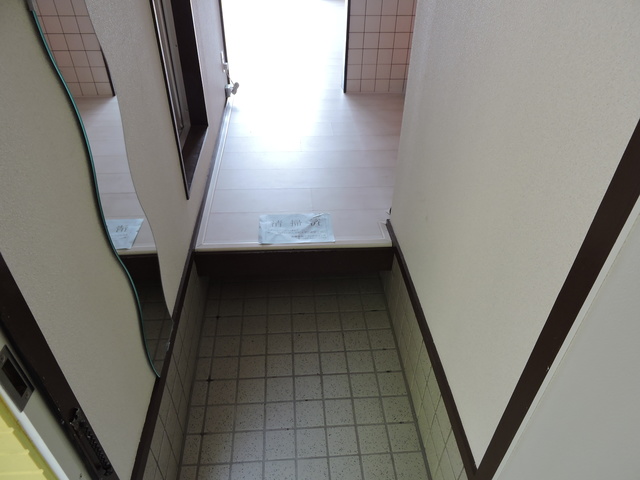 玄関　※別号室の参考画像です※現況を優先します