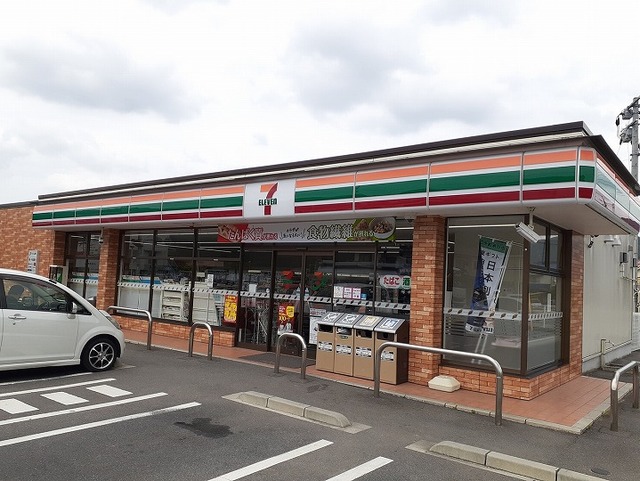 コンビニ　セブンイレブン和気衣笠店（コンビニ）まで658m
