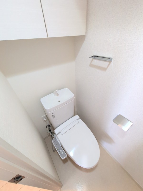 東武伊勢崎線 東向島駅 徒歩7分 9階建 築13年のトイレ写真