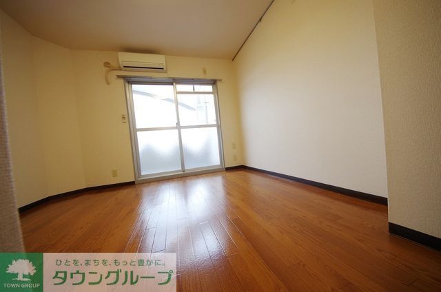 居室・リビング　同建物別号室