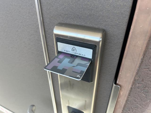 玄関　カードキー